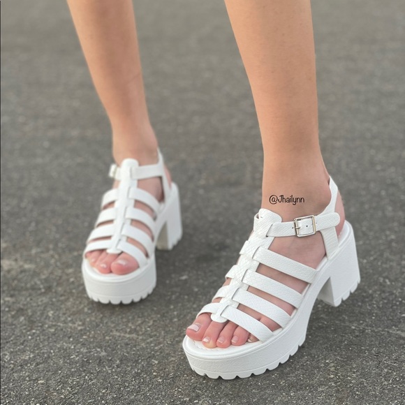 Snake print lug sole chunky heel sandal - Picture 4 of 8